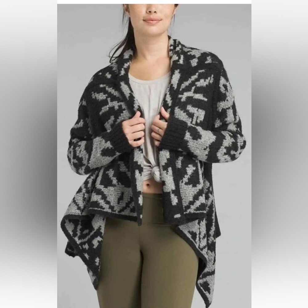 Open-Front Black & Gray Patterned Women's Sweater